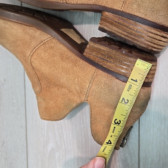 Born Women's Cut Out Side Suede Ankle Boots Moto Shoes Sz 8M - Picture 9 of 12